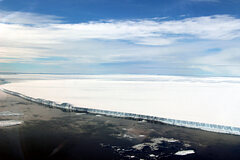 Раскрыта главная причина таяния шельфовых ледников в Антарктиде