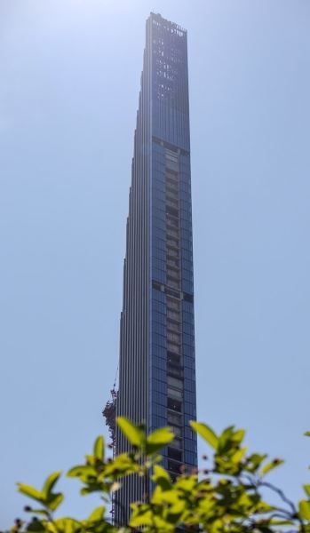 В Нью-Йорке достроили самый тонкий небоскреб в мире