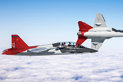 В США представили первый самолет T-7A Red Hawk