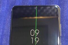 На смартфонах Samsung заметили загадочные полосы
